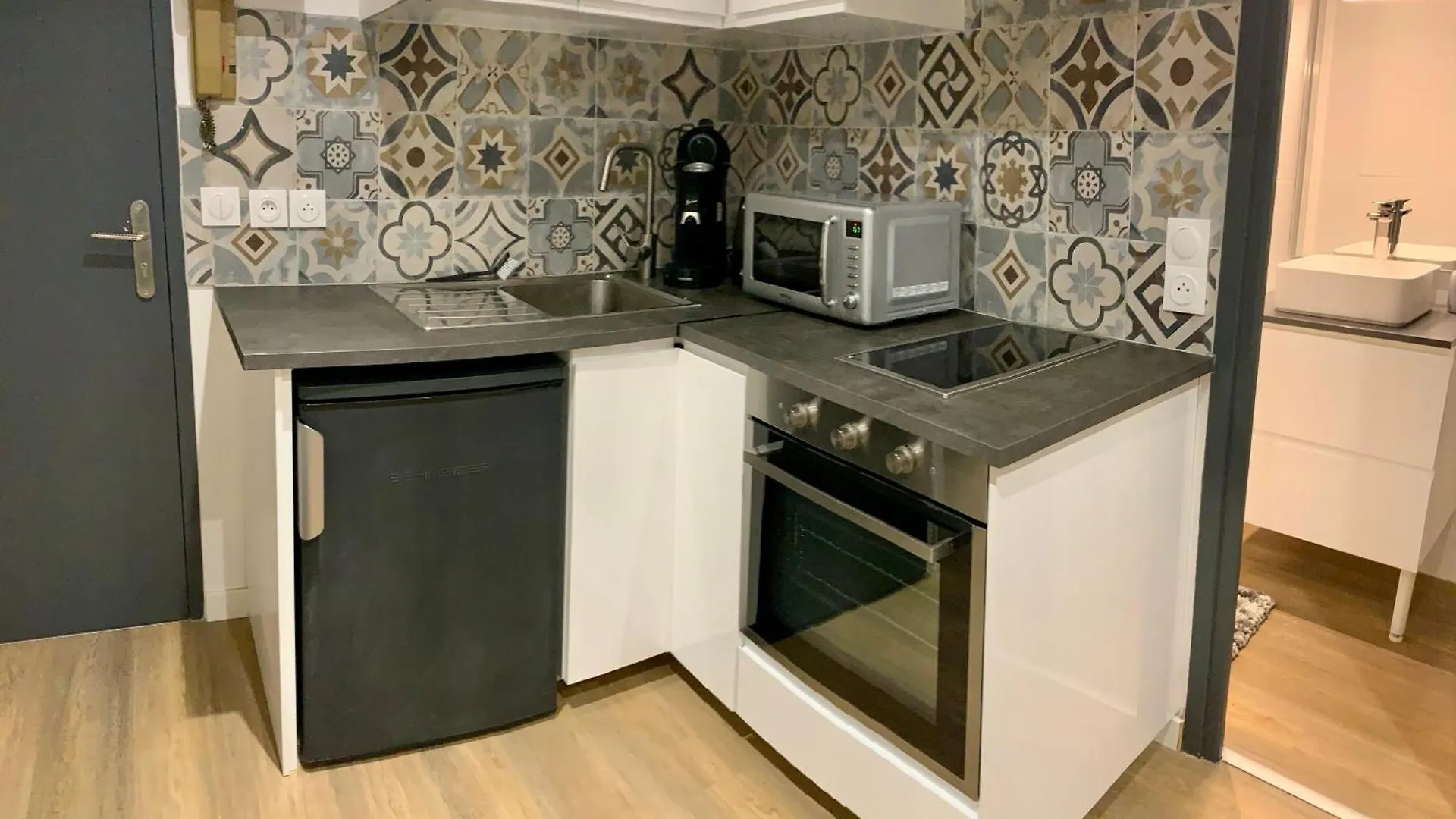 Studio Cosy Et Moderne Labruguiere France
